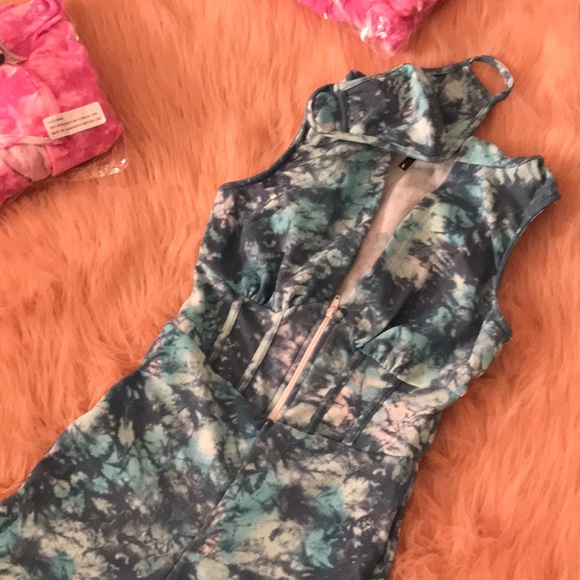 Blue-Hooded Tie Dye Romper / Mask Set - Picture 3 of 5